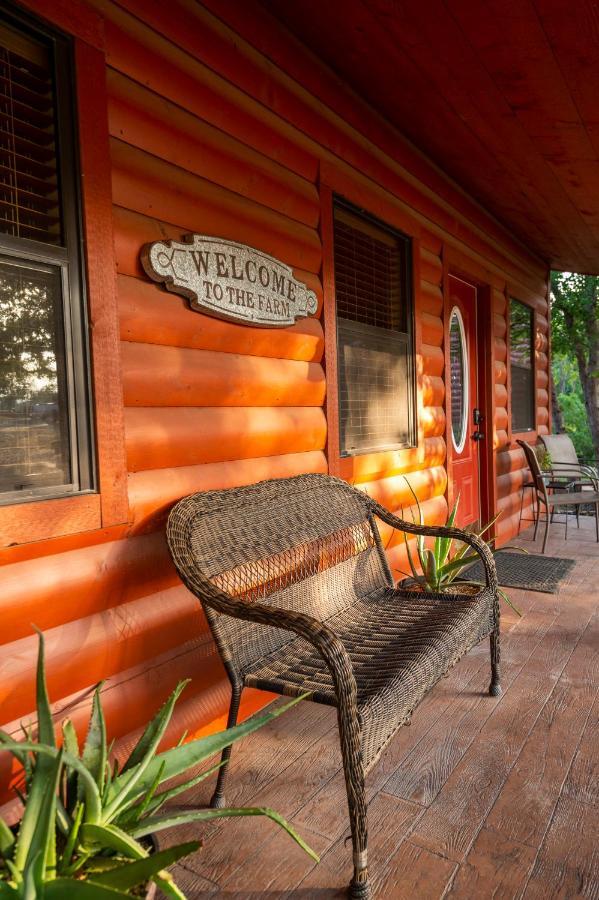 Cabin 1 Rental 15 Minutes From Magnolia And Baylor 웨이코 외부 사진