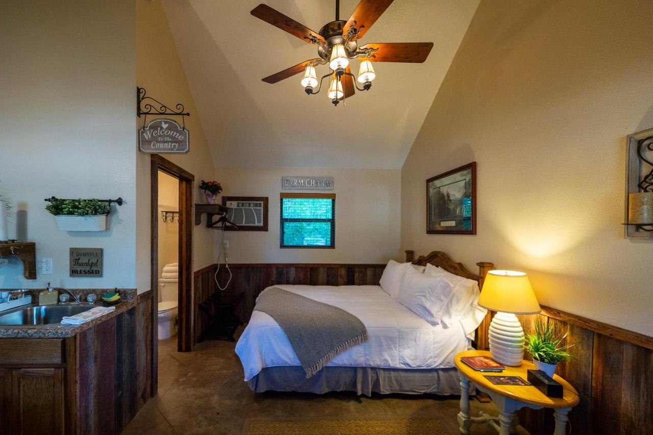 Cabin 1 Rental 15 Minutes From Magnolia And Baylor 웨이코 외부 사진