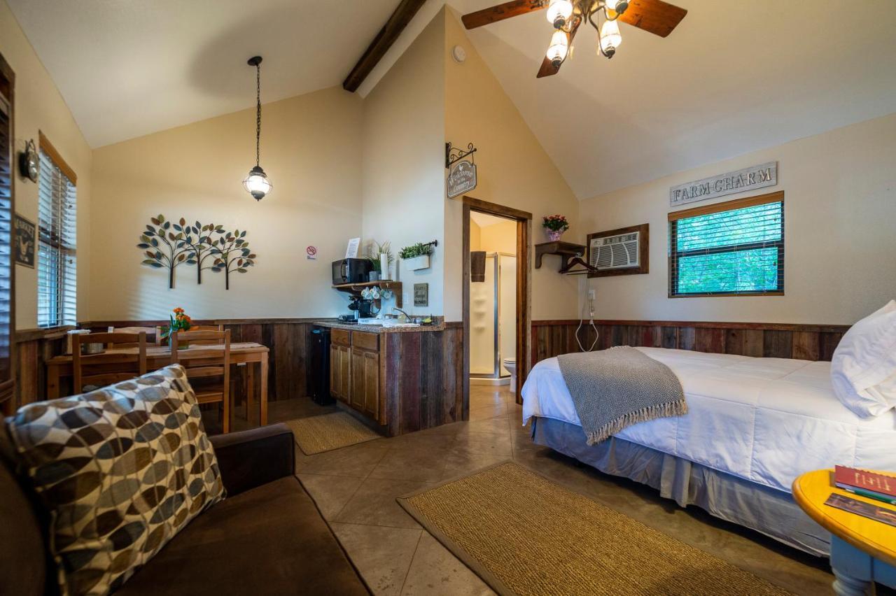 Cabin 1 Rental 15 Minutes From Magnolia And Baylor 웨이코 외부 사진